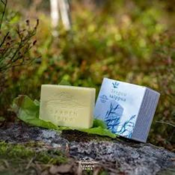 N&auml;in k&auml;yt&auml;t Saarentaika teepuusaippuaa