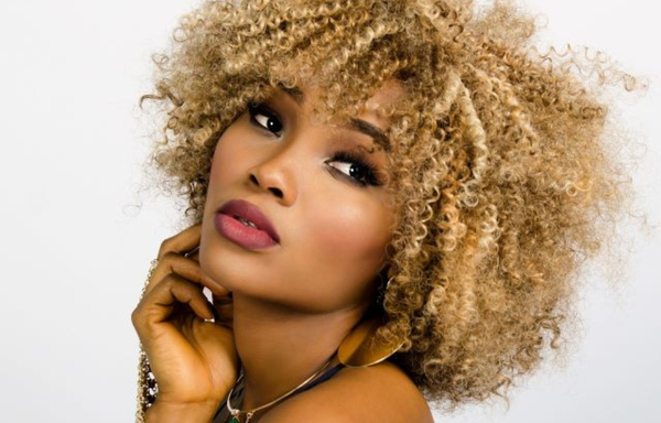 Kiharan hiuksen tuotteet